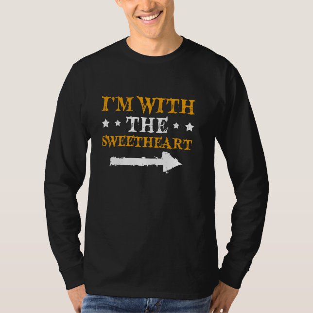 Camiseta Eu estou com o Casal doce, engraçado (Frente)