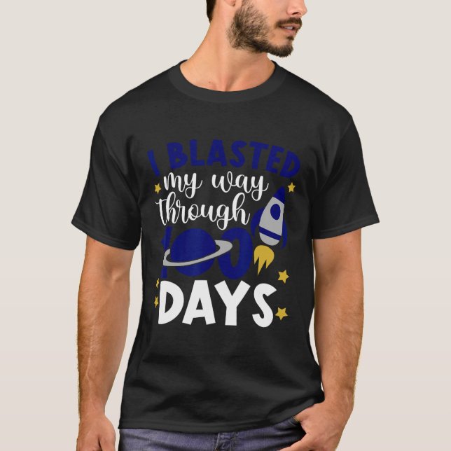 Camiseta Eu Explodi Meu Caminho Através de 100 Dias de Fogu (Frente)