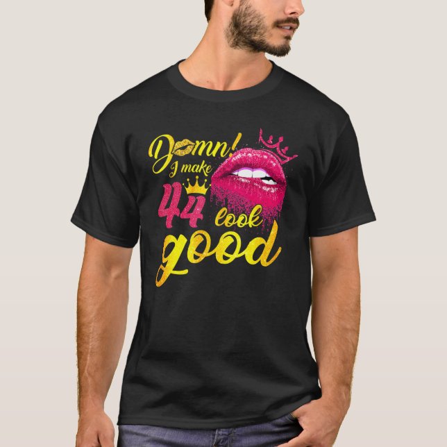 Camiseta Eu Faço 44 Ficar Bem, Vomitando 44 (Frente)