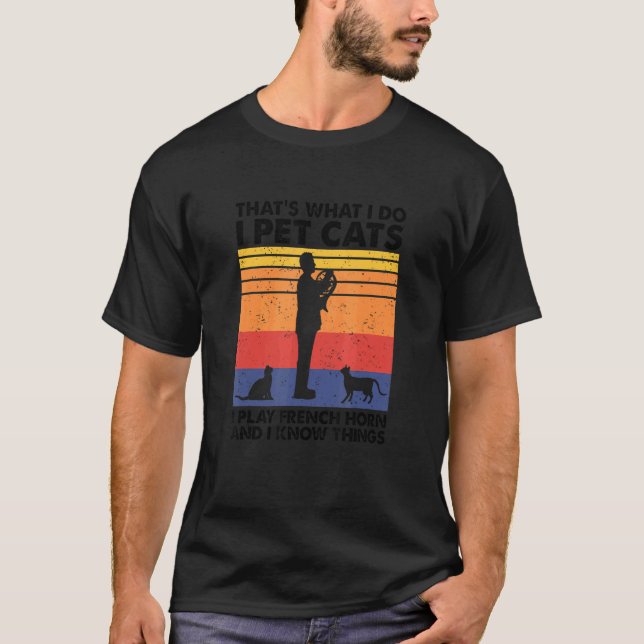Camiseta Eu Faço Carinho em Gatos Eu Toço Trompa e Eu Sei C (Frente)