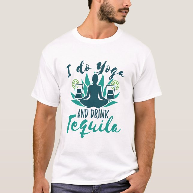 Camiseta Eu faço ioga e bebo tequila (Frente)