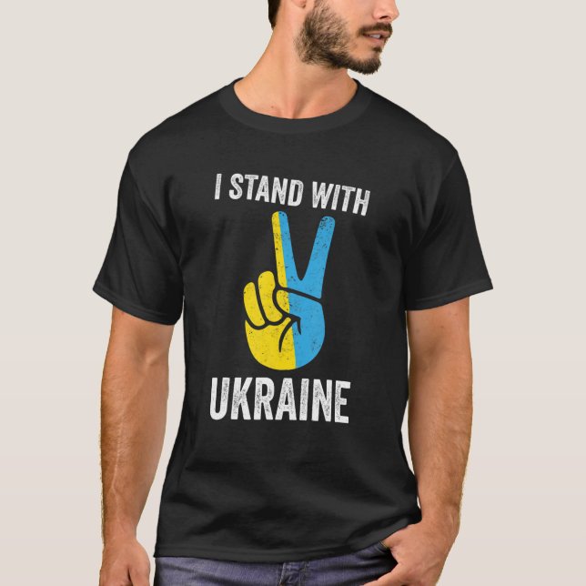 Camiseta Eu fico com a Ucrânia e apoio de energia elétrica  (Frente)