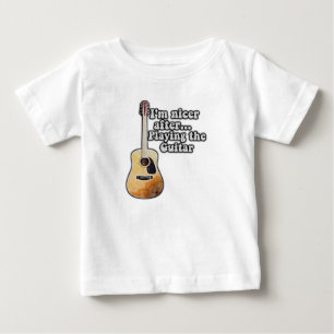 Camiseta Eu fico mais simpático depois de tocar violão. mot