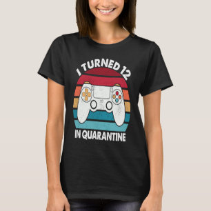 Camiseta Eu Fiz 12 Anos na Quarentena Nível 12 Desbloqueado