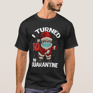 Camiseta Eu fiz 50 anos em Papais noeis de Quarentena flore