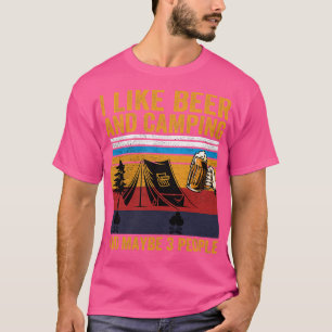 Camiseta Eu gosto de cerveja e acampamento e talvez três Pe