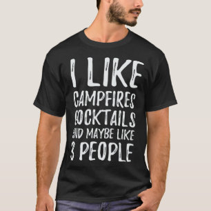 Camiseta Eu gosto de coquetéis de campi e talvez 3 Pessoas