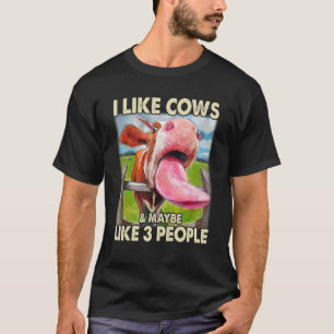 Camiseta Eu Gosto de Vacas E Talvez Goste de 3 Pessoas Aman