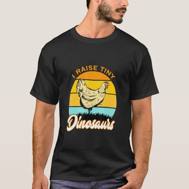 Camiseta Eu Levanto Pequenos Dinossauros Retro Galinha Sola (Frente)