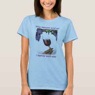 Camiseta Eu melhoro com vinho #1
