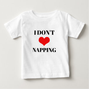 Camiseta Eu Não Amo Diversão de Cochilo Coração Vermelho Di