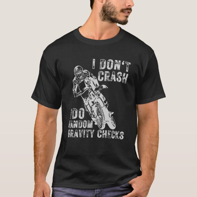 Camiseta Eu não quebro, eu faço verificações aleatórias de  (Frente)