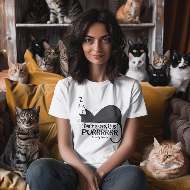 Camiseta Eu não ronco, eu purgo gata engraçada (Laugh and the world laughs with you, snore and you sleep alone. No snoring here just purring!)