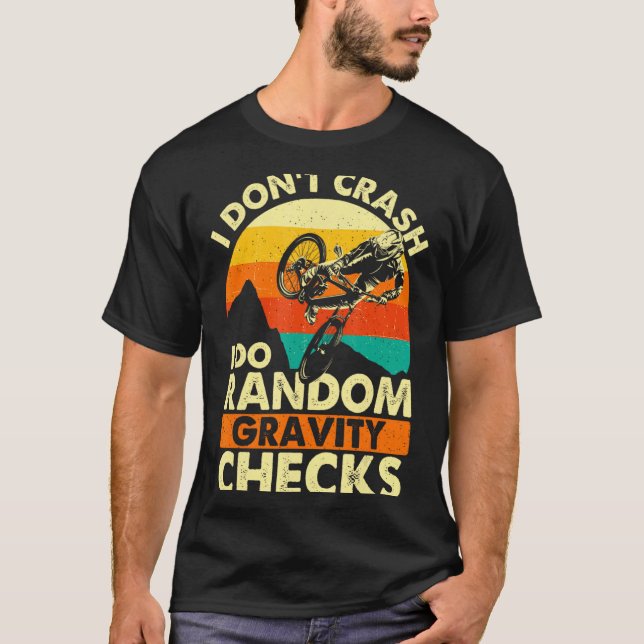 Camiseta Eu Não Sofro Crash Eu Faço Verificações Aleatórias (Frente)
