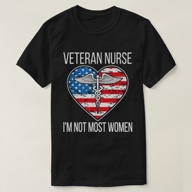 Camiseta Eu não sou a maioria das mulheres veteranos enferm (Frente do Design)
