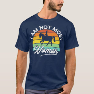 Camiseta Eu Não Sou A Maioria Das Mulheres Vintage Horrseba