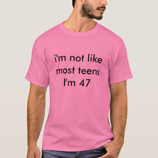 Camiseta eu não sou como a maioria de adolescentes onde eu (Frente)