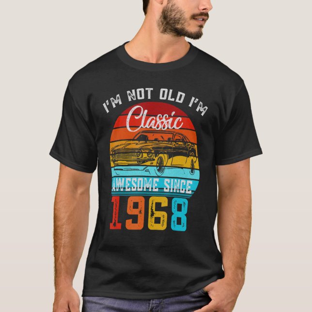 Camiseta Eu não sou velho, eu sou clássico de carro engraça (Frente)