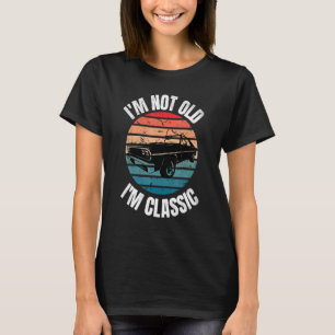 Camiseta Eu não sou velho, sou clássico do carro e do sol