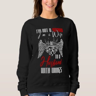 Camiseta Eu não sou viúva, sou esposa de um marido.