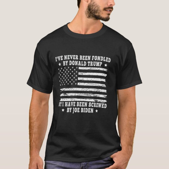 Camiseta Eu nunca fui achado Donald Trump, mas Joe Biden (Frente)