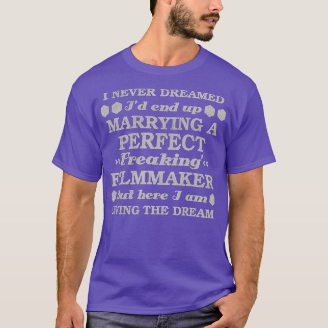 Camiseta Eu Nunca Sonhei Que Eu Acabasse Casando Com Um Per (Frente)