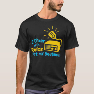 Camiseta Eu Penso Com Rádios Passando O Rádio Do Meu Temp