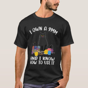 Camiseta Eu Possuo Uma 9MM e Sei Como Usá-la Crochet Gato