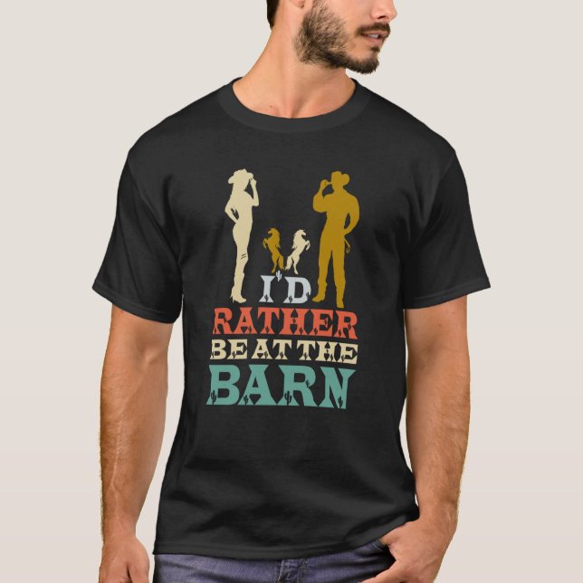 Camiseta Eu Preferiria Estar no Celeiro Proprietário de Cav (Frente)