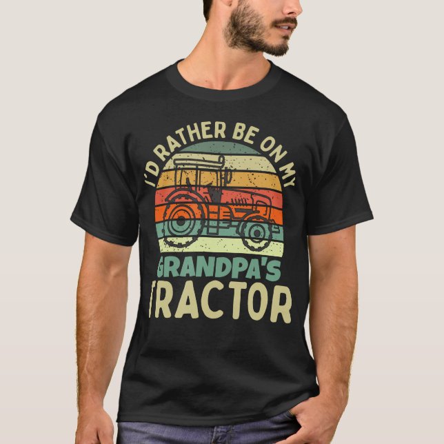 Camiseta Eu Preferiria Estar No Trator Do Meu Avô (Frente)