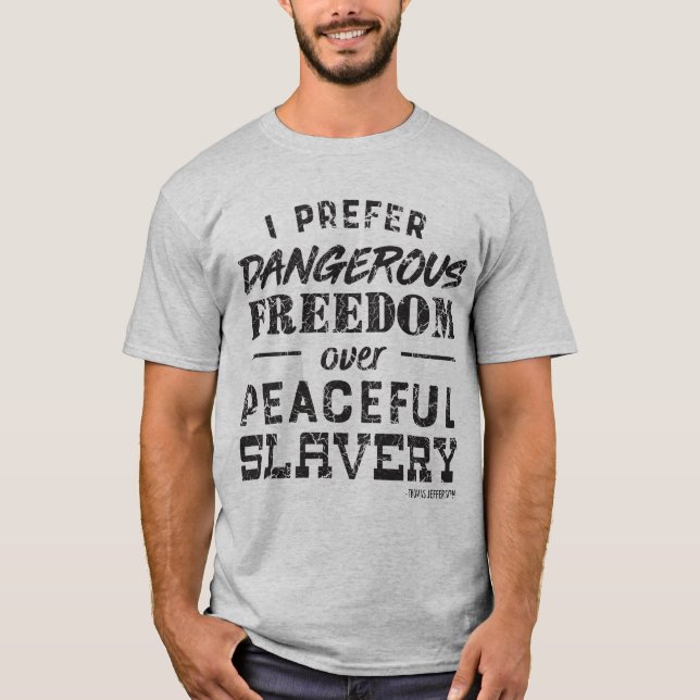 Camiseta Eu prefiro a liberdade perigosa (Frente)