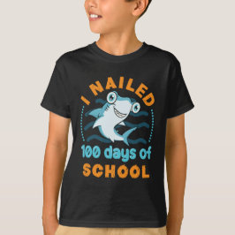Camiseta Eu preguei 100 dias de tubarão-martelo da escola