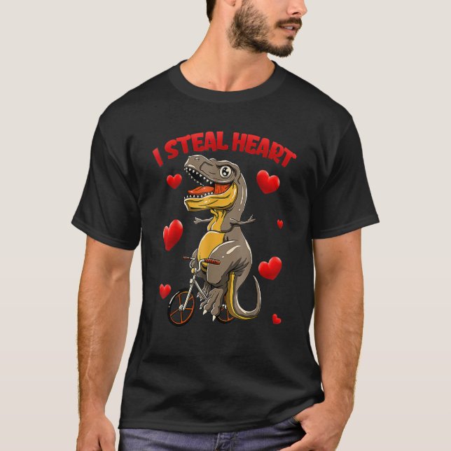 Camiseta Eu Roubo Corações Bonitos Dinossauro Abraçando Nam (Frente)