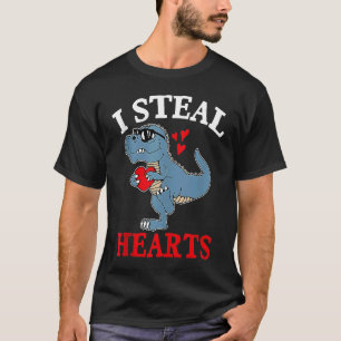 Camiseta Eu Roubo Corações Dia dos Namorados Dino Rosas Enc