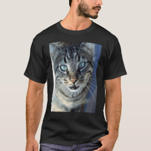 Camiseta Eu Sigo Minha Fotografia de Gato Listrado Bigode
