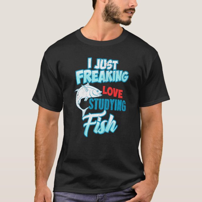 Camiseta Eu simplesmente adoro estudar peixes  Presente (Frente)