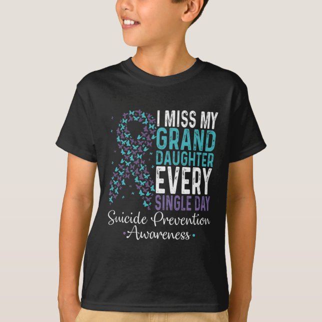 Camiseta Eu Sinto Falta Da Minha Avó Todo Solteiro Dia Suic (Frente)