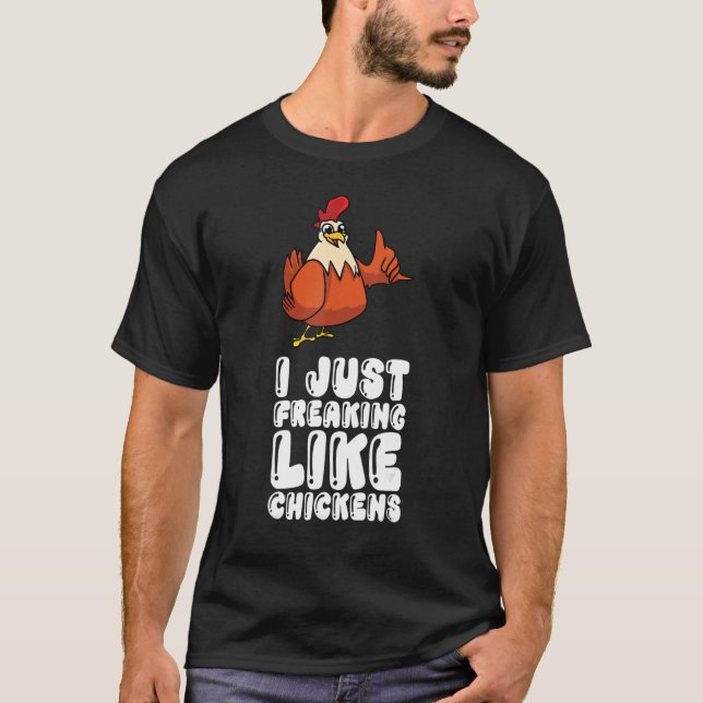 Camiseta Eu Só Estou Estranho Como Galinhas (Frente)
