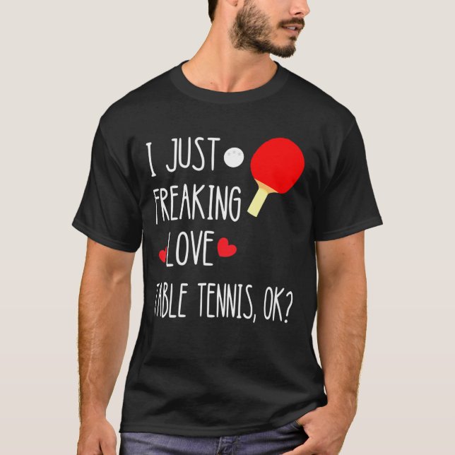 Camiseta Eu Só Estraguei Mesa De Amor Jogando Pon Pon (Frente)