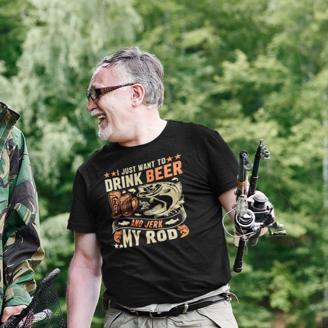 Camiseta Eu só quero beber cerveja e chupar meu rabo (Criador carregado)