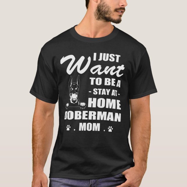 Camiseta Eu Só Quero Ficar Em Casa Doberman No Natal (Frente)