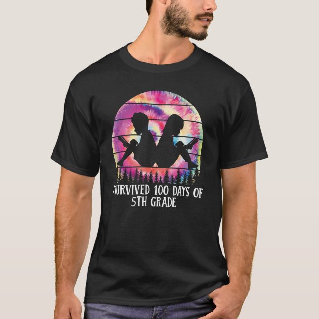 CAMISETA EU SOBREVIVI 100 DIAS DA ESCOLA DE PROFESSORES DA  (Frente)