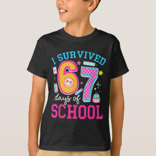 Camiseta Eu Sobrevivi 67 Dias De Escola Meme Seis Sete Prof