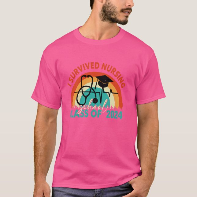 Camiseta Eu Sobrevivi à Escola de Enfermagem Turma de 2024  (Frente)