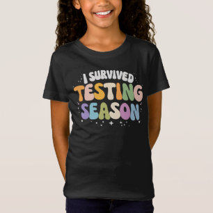 Camiseta Eu Sobrevivi à Temporada de Testes Humor Escolar