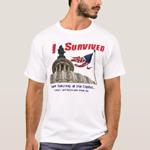Camiseta Eu sobrevivi ao furacão Irene no Capitólio
