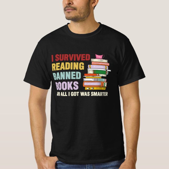 Camiseta Eu Sobrevivi Ao Ler Livros Banidos Em Livraria (Frente)