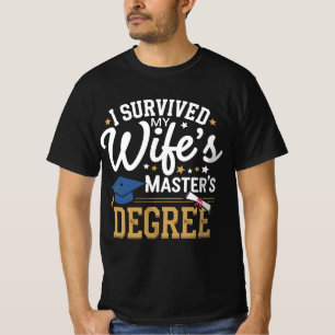 Camiseta Eu Sobrevivi ao Mestrado da Minha Esposa - Graduaç