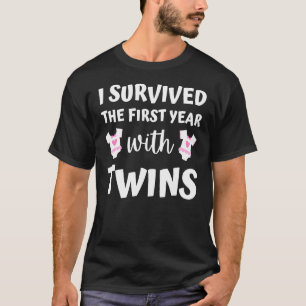 Camiseta Eu Sobrevivi Ao Primeiro Ano Com Gêmeos Novo Pai