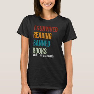 Camiseta Eu Sobrevivi Lendo Livros Banidos Amor